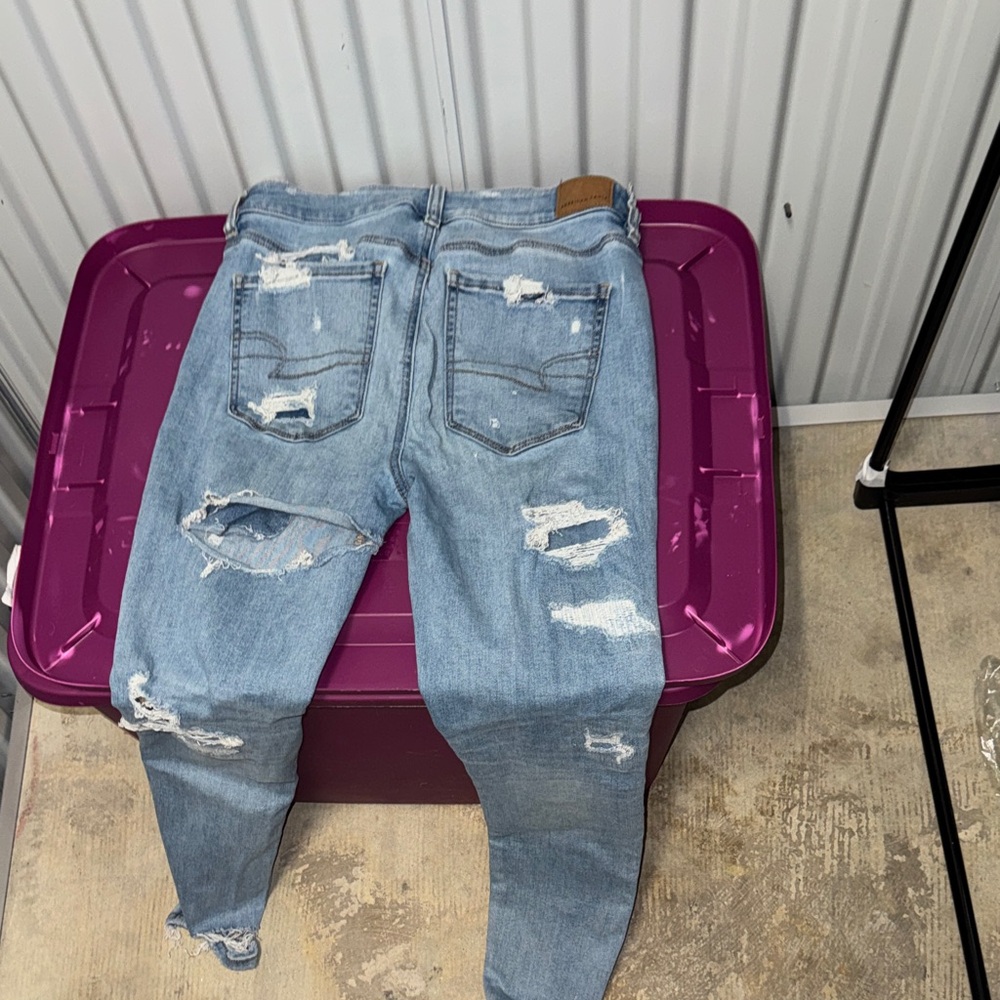 American Eagle Outfitters Ripped Light Blue Skinny Jeans - Picture 5 of 6
